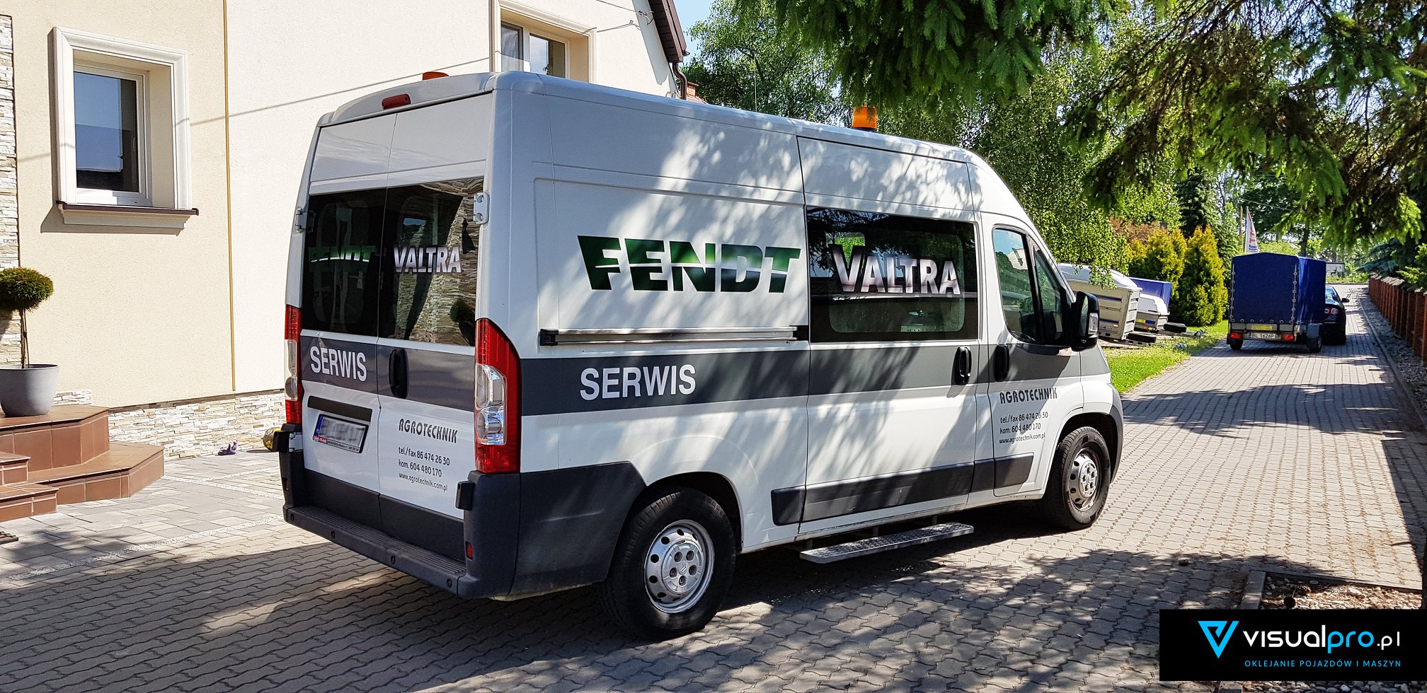 Reklama Na Samochodzie Agrotechnik Tafily